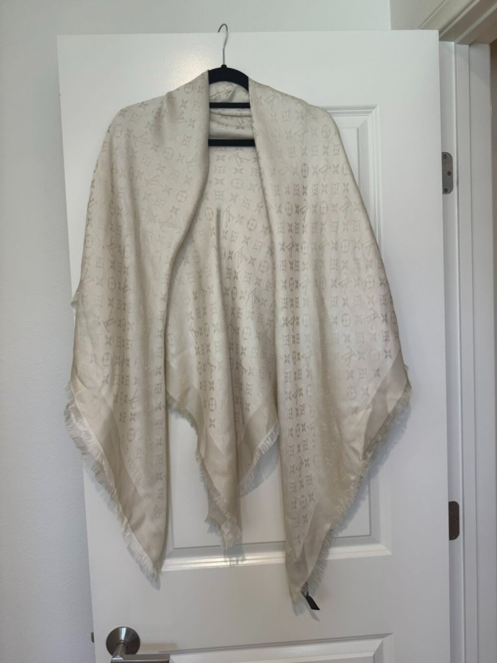 Louis Vuitton Monogram Shine Shawl Wrap Scarf White Lurex M74026